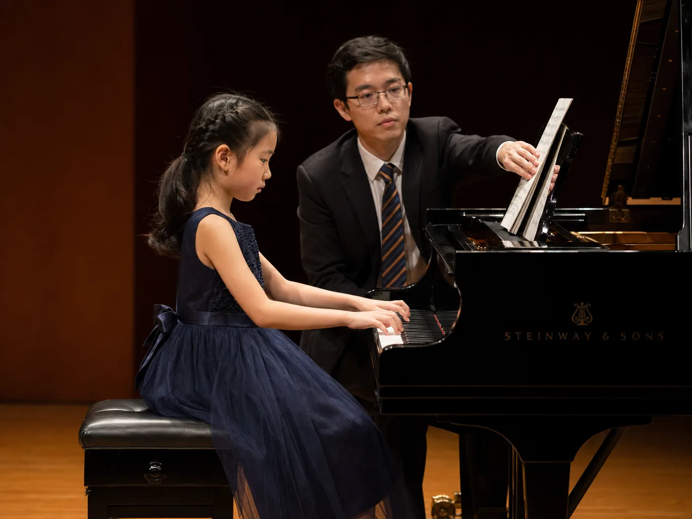 stress relief methods workshop on-site | singing bowl course experience | FlintHub Academy HK